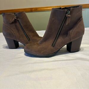 Clark’s Women's Brown Side-Zip Ankle Boots